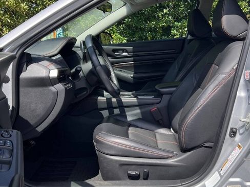 Used 2021 Nissan Altima 2.5 SR FWD image 13
