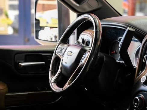 Used 2020 Chevrolet Silverado 3500 High Country image 15