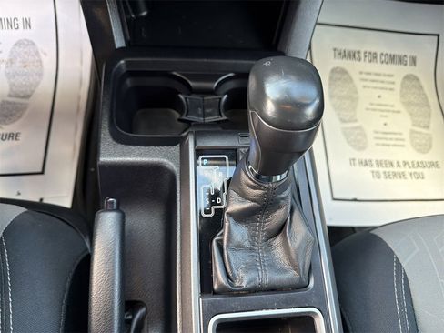 Used 2022 Toyota Tacoma TRD Off-Road image 22