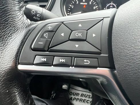 Used 2018 Nissan Rogue SV w/ Sun & Sound Touring Package AWD/4WD image 20