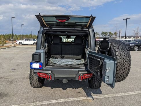 Used 2025 Jeep Wrangler Willys image 39