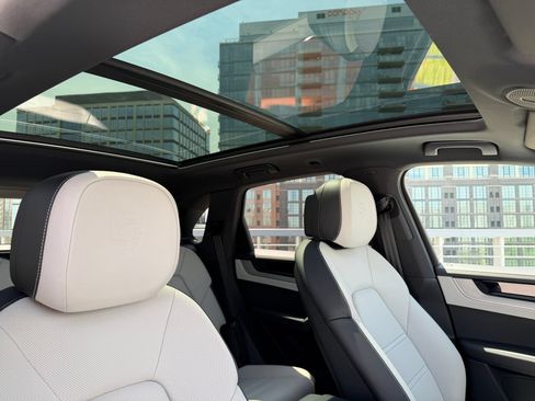 Certified 2026 Porsche Cayenne AWD/4WD image 13