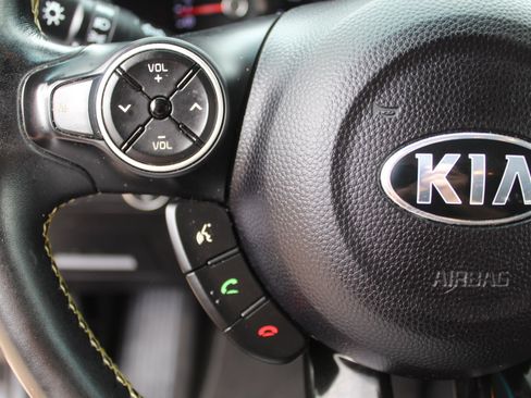 Used 2015 Kia Soul + w/ Audio Package FWD image 31