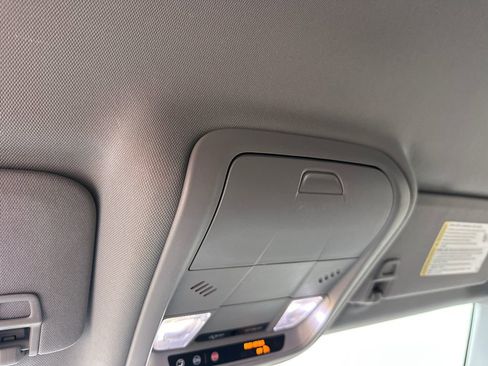 Used 2021 GMC Terrain SLE w/ Driver Convenience Package image 34