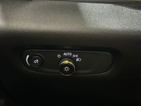 Used 2023 Chevrolet Traverse LT image 20