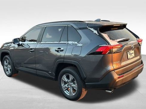 Used 2022 Toyota RAV4 XLE image 5