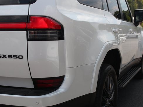 Used 2024 Lexus GX 550 w/ Cold Area Package AWD/4WD image 16