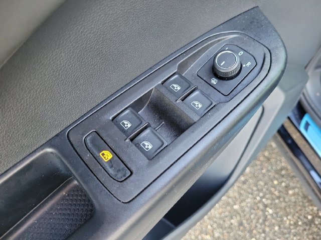 Certified 2026 Volkswagen Taos SE FWD image 14