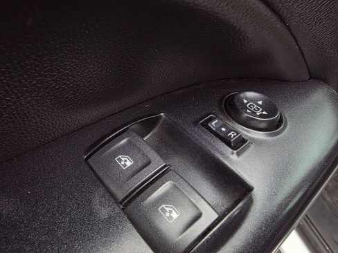 Used 2022 Chevrolet Colorado LT w/ Fleet Safety Package image 11