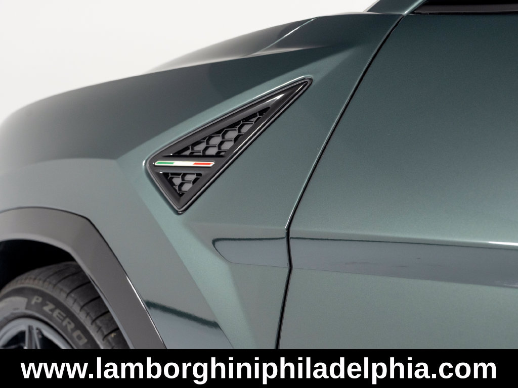 Used 2025 Lamborghini Urus SE AWD/4WD image 51