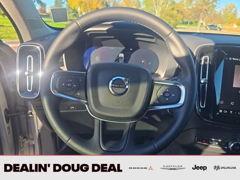 Used 2025 Volvo XC40 B5 Core image 15