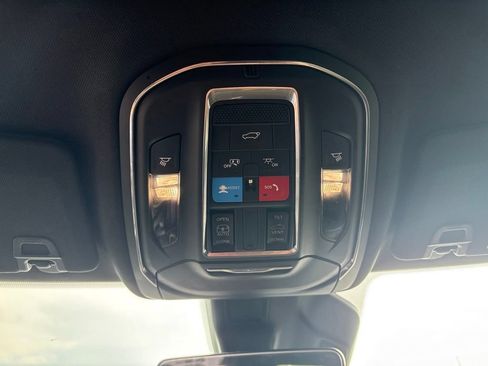 Certified 2025 Jeep Grand Cherokee Altitude AWD/4WD image 30