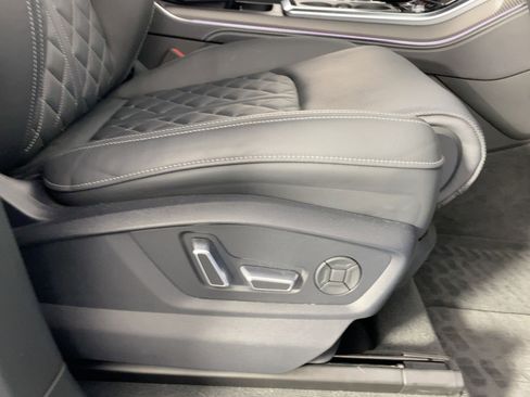 Used 2025 Audi SQ7 Premium Plus w/ Executive Package image 33