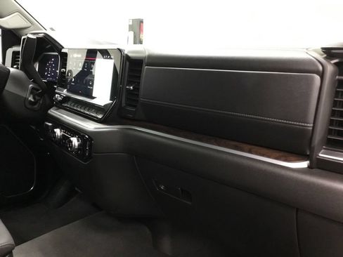 Used 2026 GMC Sierra 1500 SLT AWD/4WD image 25