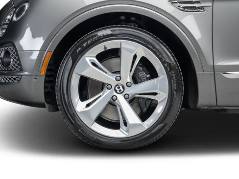 Used 2018 Bentley Bentayga AWD/4WD image 19