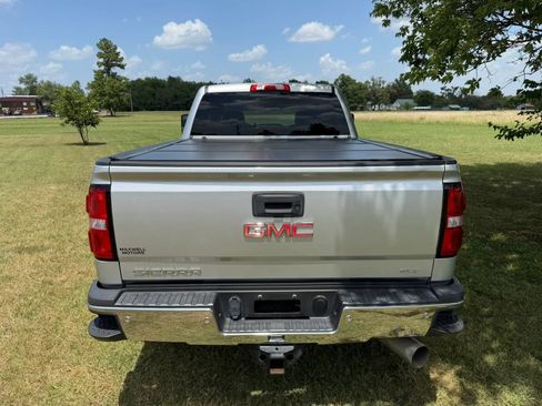 Used 2019 GMC Sierra 2500 SLT w/ Duramax Plus Package AWD/4WD image 3
