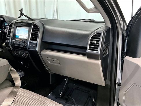 Used 2016 Ford F150 XLT w/ Equipment Group 302A Luxury image 16