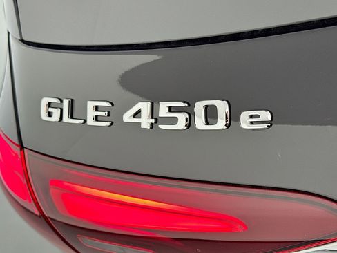 Certified 2025 Mercedes-Benz GLE 450e 4MATIC image 9