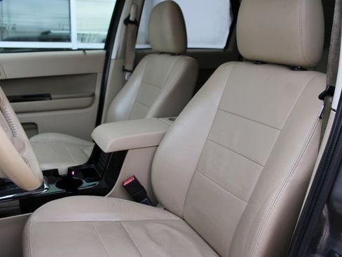 Used 2010 Ford Escape Limited image 26