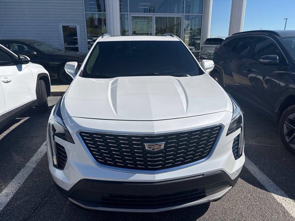 Used 2021 Cadillac XT4 Premium Luxury FWD image 2