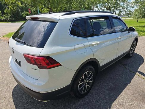 Used 2020 Volkswagen Tiguan SE AWD/4WD image 2