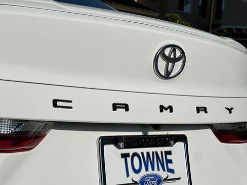 Used 2025 Toyota Camry SE FWD image 32