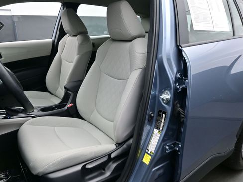 Used 2024 Toyota Corolla Cross L image 11