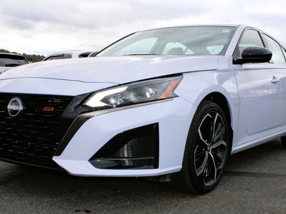 Used 2024 Nissan Altima 2.5 SR