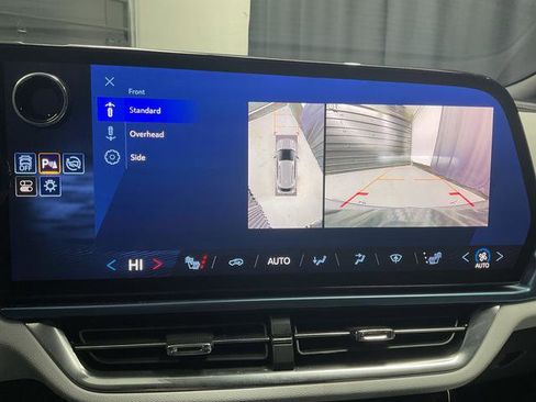 Used 2024 Chevrolet Equinox EV LT image 24