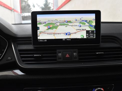 Used 2020 Audi SQ5 Premium Plus w/ Premium Plus Package image 34