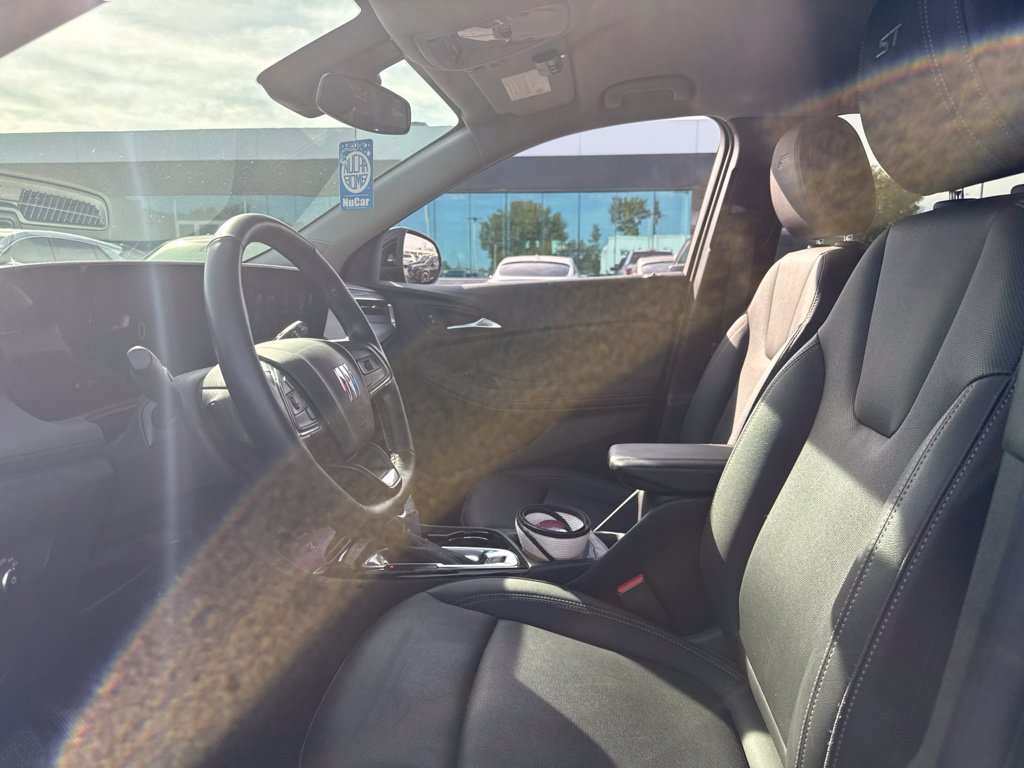 Used 2024 Buick Encore GX Sport Touring w/ Comfort Package AWD/4WD image 7