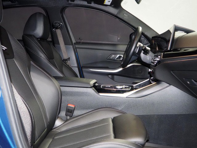 Used 2024 BMW 330i Sedan w/ Premium Package RWD image 15