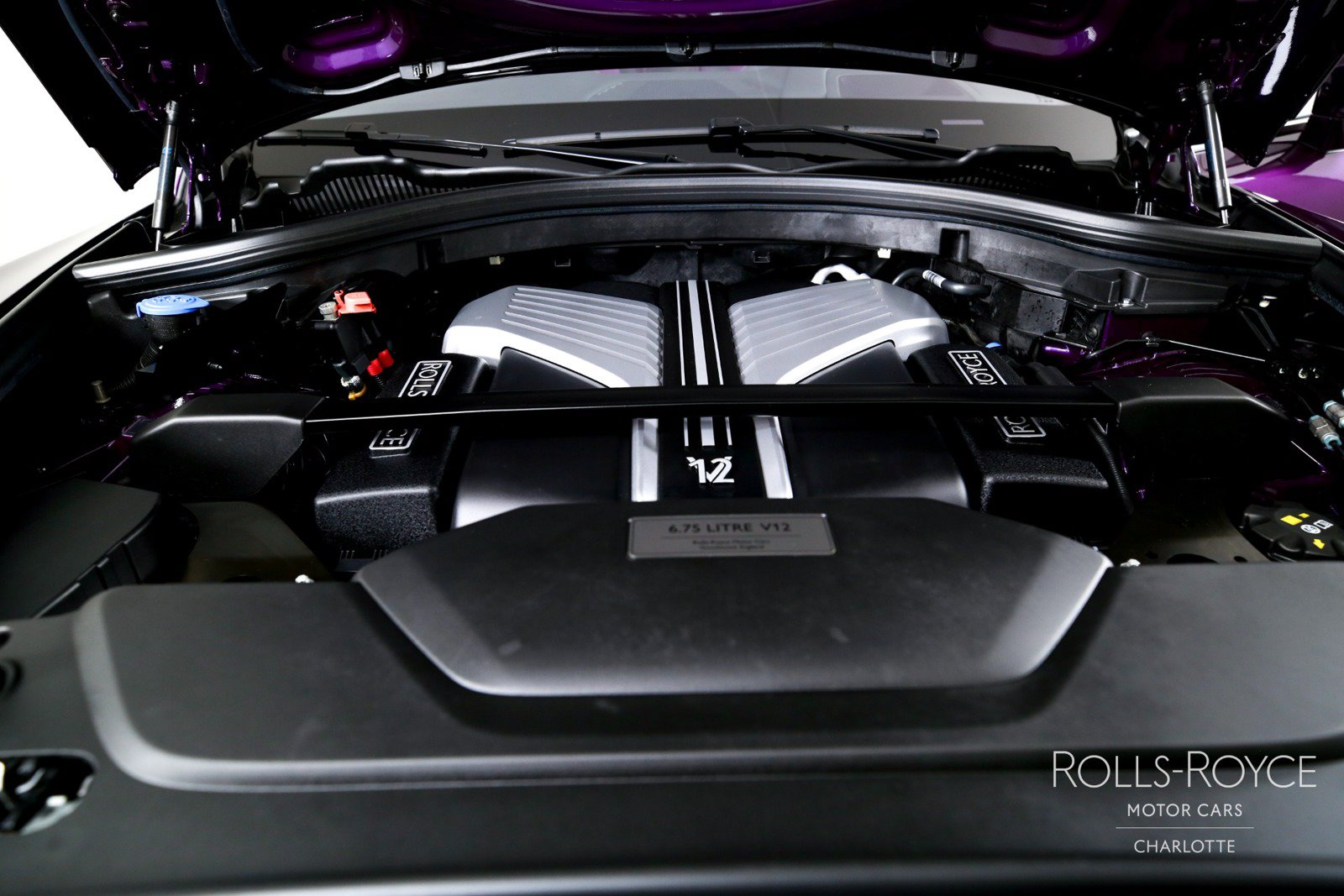 Certified 2025 Rolls-Royce Cullinan AWD/4WD image 40