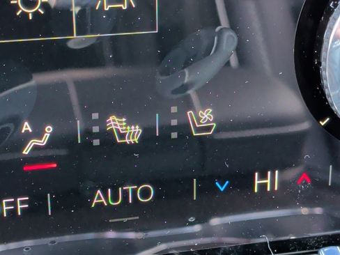 New 2026 GMC Acadia Denali w/ Super Cruise Package FWD image 27