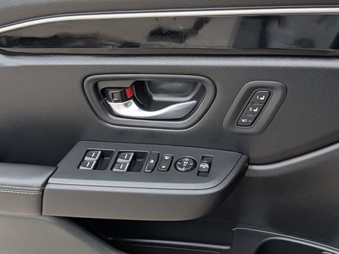 Used 2025 Honda Pilot Touring image 24