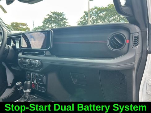 Certified 2024 Jeep Wrangler Unlimited Rubicon image 26