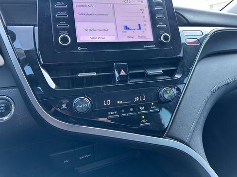 Used 2023 Toyota Camry SE w/ Convenience Package image 21