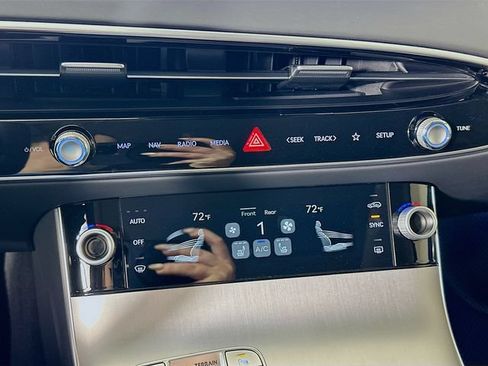 New 2026 Genesis GV70 2.5T Select AWD/4WD image 14