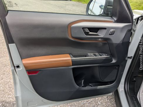 Used 2024 Ford Bronco Sport Outer Banks w/ Tech Package image 16