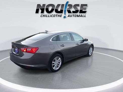 Used 2017 Chevrolet Malibu LT image 8