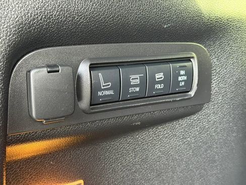 Used 2017 Ford Explorer Platinum image 26