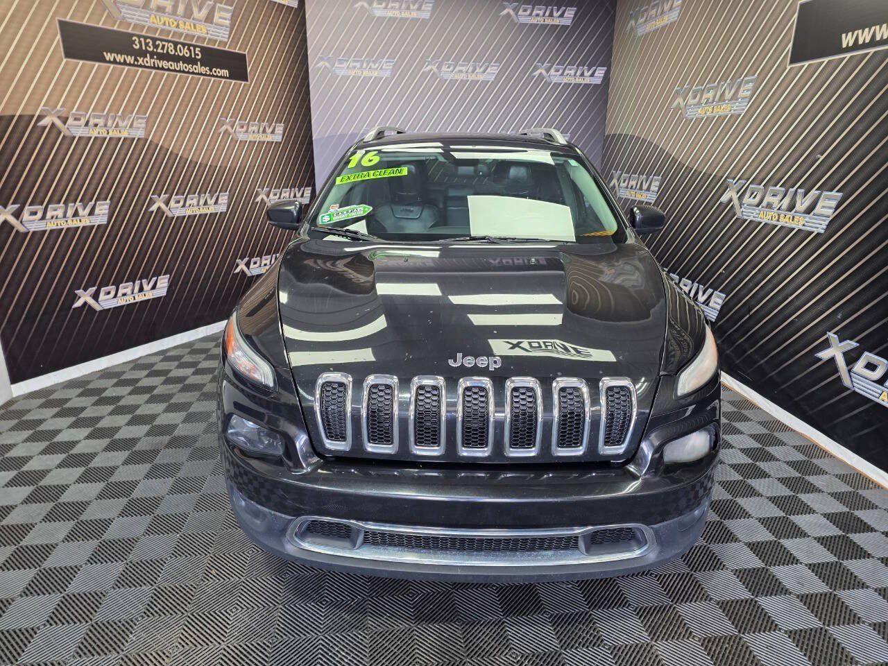 Used 2016 Jeep Cherokee Limited AWD/4WD image 5