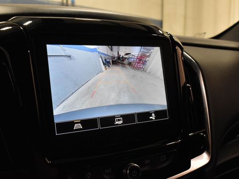 Used 2023 Chevrolet Traverse LT FWD image 22