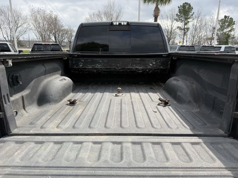 Used 2018 RAM 3500 Laramie Longhorn image 30