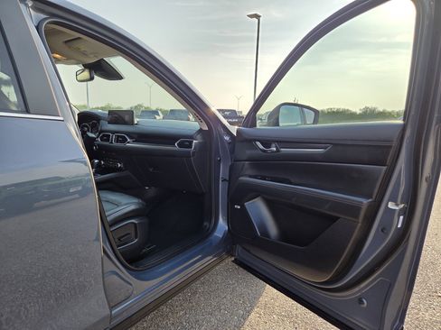 Used 2025 MAZDA CX-5 Carbon Edition image 17