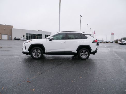 Used 2023 Toyota RAV4 XLE image 6