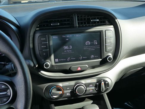 Used 2023 Kia Soul LX image 17