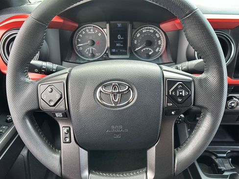 Used 2017 Toyota Tacoma TRD Sport w/ Tow Package AWD/4WD image 29