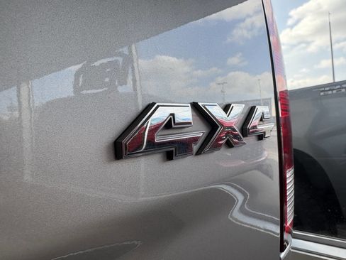 Used 2014 RAM 2500 SLT image 8