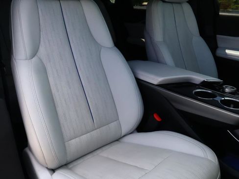 Used 2024 Cadillac Lyriq Luxury RWD image 22